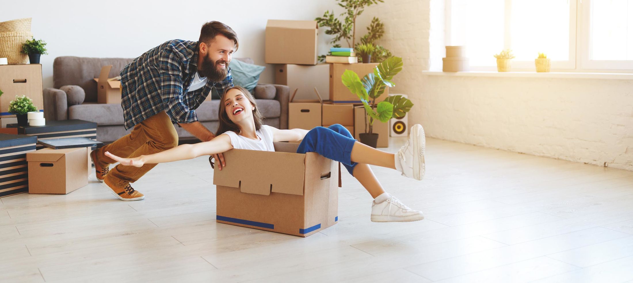 Immobilien Abita Paar Umzug Haus Wohnung Eigenheim